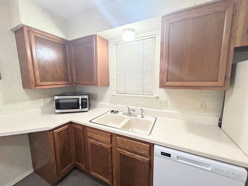 1st image of 1701 E 24th Ave APT 8