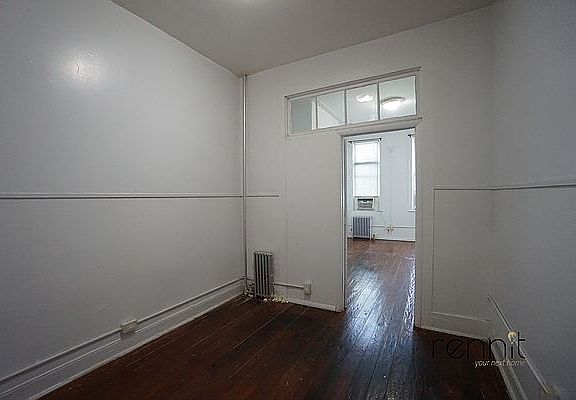 5th image of 728 Lorimer St APT 1R