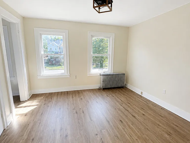 18 Woolsey St — Photo 3