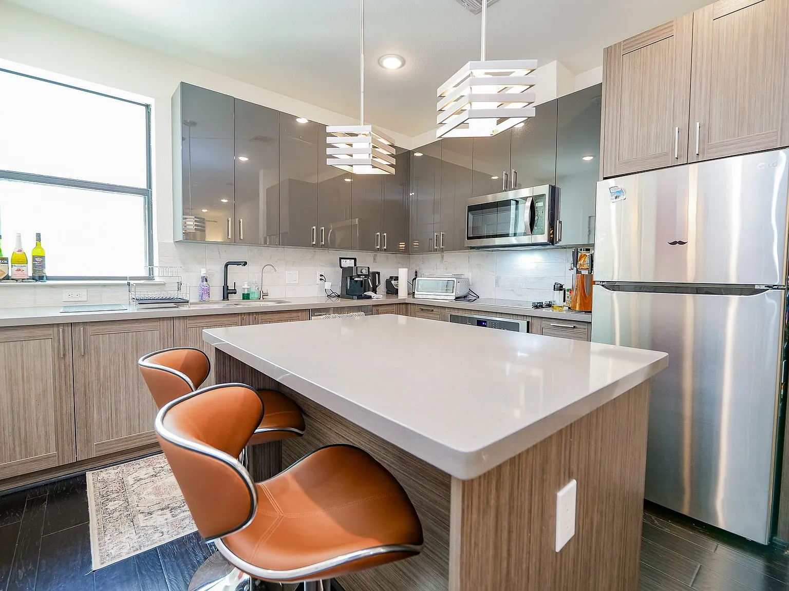 2 bed, 2.5 bath, 931 sqft, $2,600 — Photo 1