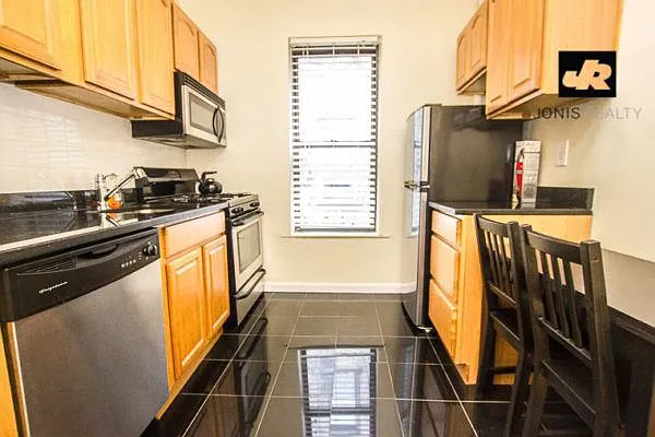 Rented by Jonis Realty | media 3