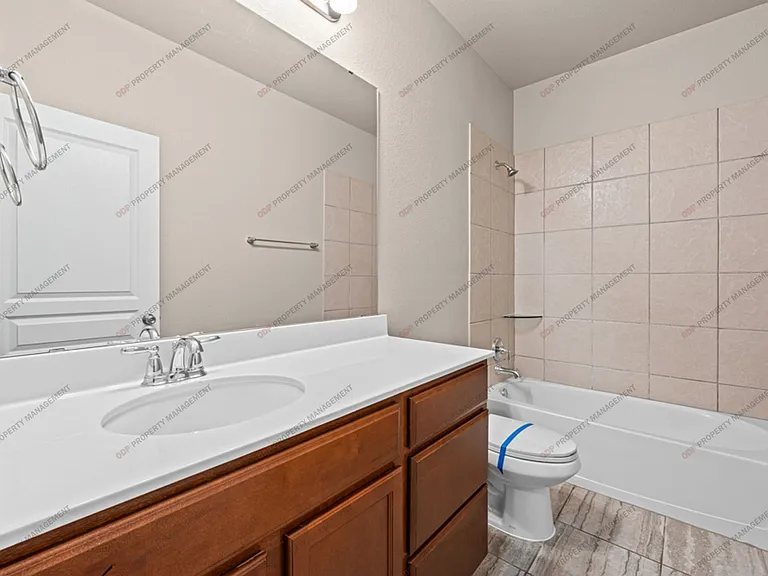 5620 Blackstone Dr — Photo 5
