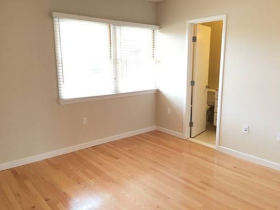 4th image of 1427 Elkgrove Cir #2