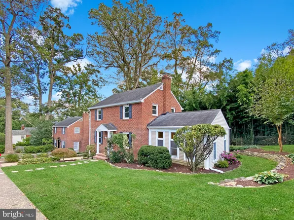6118 11th St N, Arlington, VA 22205