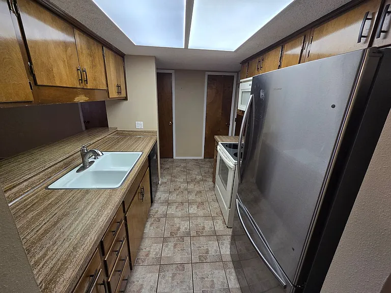 721 Laurelwood Dr #C — Photo 5