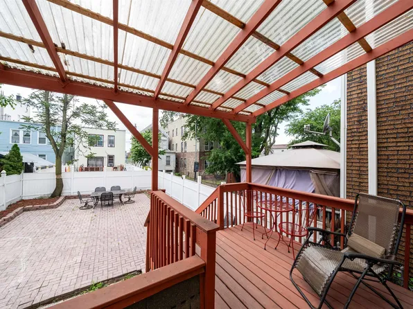 185 Neptune Ave, Jersey City, NJ 07305