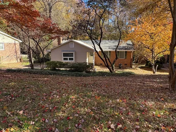 5204 Bayberry Ln, Greensboro, NC 27455