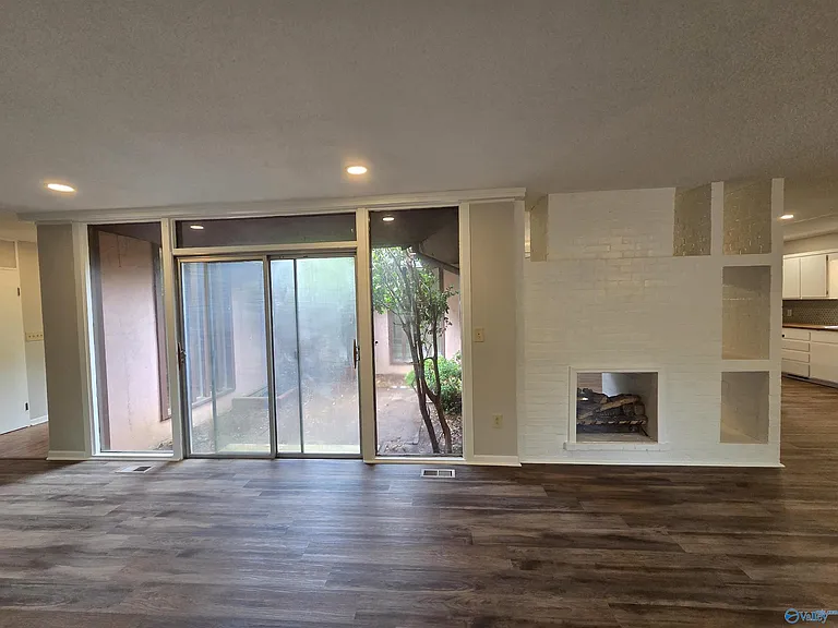 1209 Governors Dr SE — Photo 5