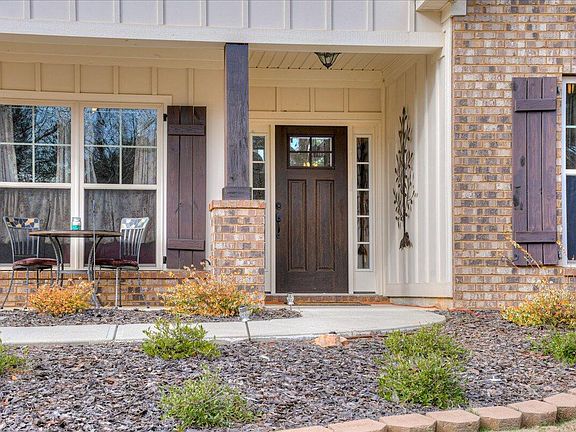 4th image of 178 Tara Dr