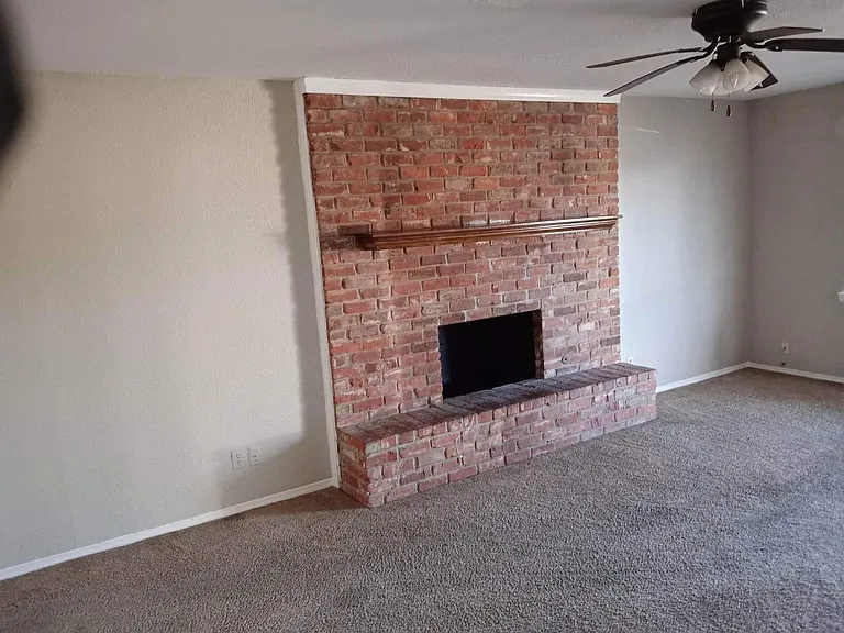 616 Briarwood Ln — Photo 18