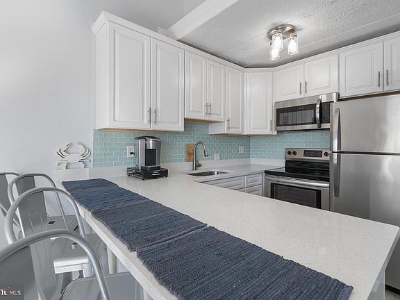 3rd image of 18 69th St Unit 15