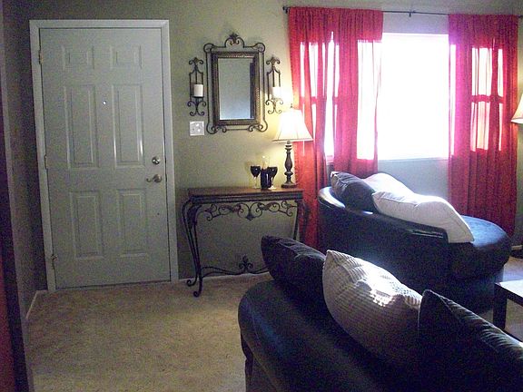 2nd image of 1905 Arlington Dr