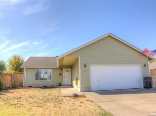 762 Smith St, Harrisburg, OR 97446