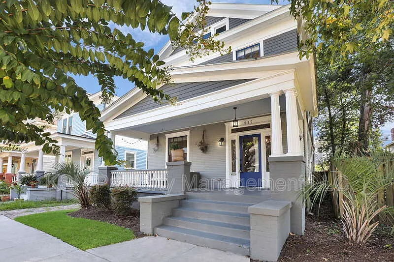 3 bed, 2.0 bath, 1867 sqft, $3,000 — Photo 3