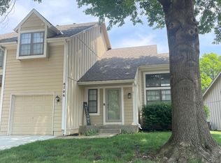8706 W 121st Ter, Overland Park, KS 66213