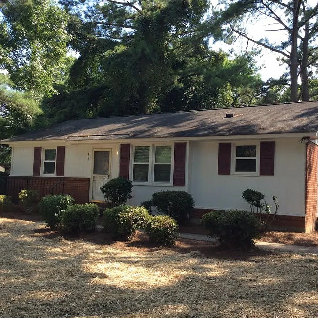 Lovely 3 Bedoom Ranch home with Private Backyard in Prime Raleigh Location — Photo 1