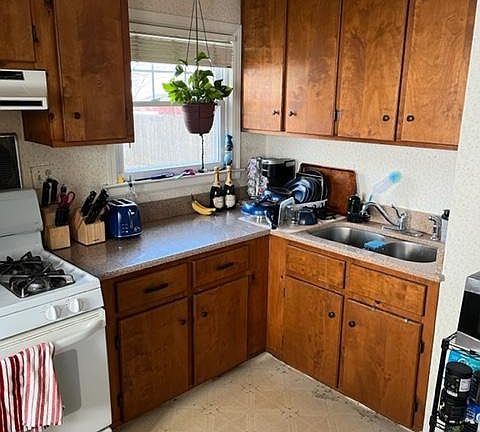 3rd image of 211 Breckwood Blvd