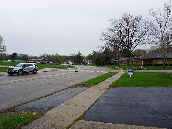 5th image of 3209 Constance Dr