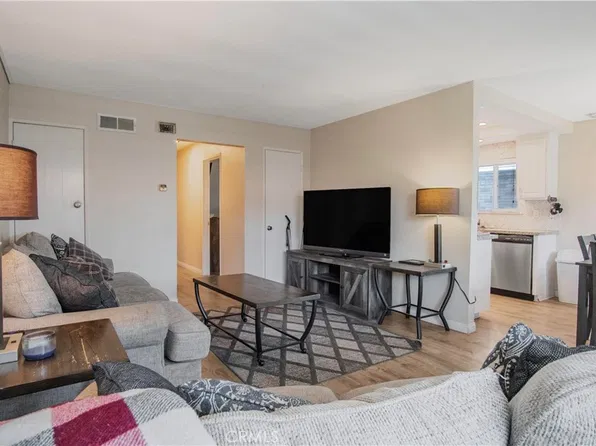 2423 Deodar St, Santa Ana, CA 92705