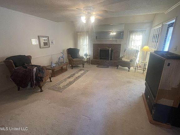4th image of 1227 Carriage Dr S #S