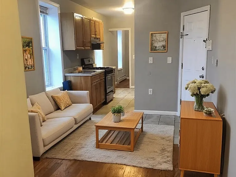 215 Summit Ave #8 — Photo 1