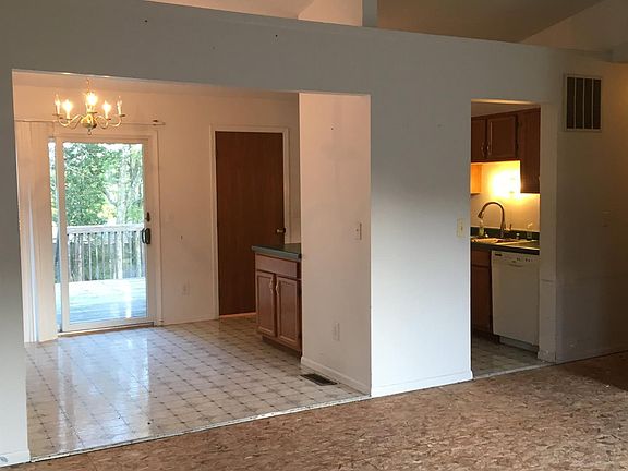 3rd image of 2013 Woodmeadow Dr