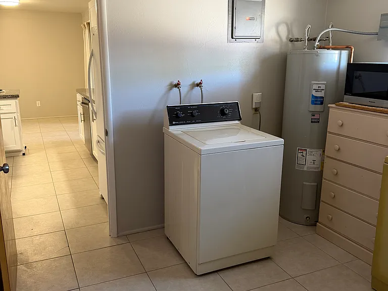 409 E Lawton St — Photo 12