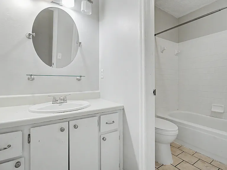 21 Pinewood Ln — Photo 8