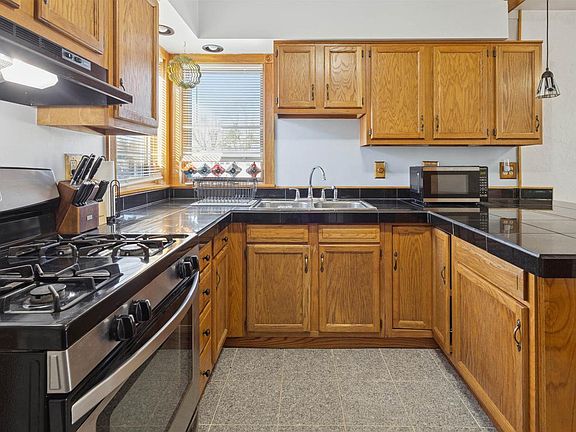 3rd image of 3009 ALGOMA STREET