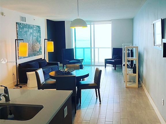 3rd image of 1900 N Bayshore Dr APT 1502