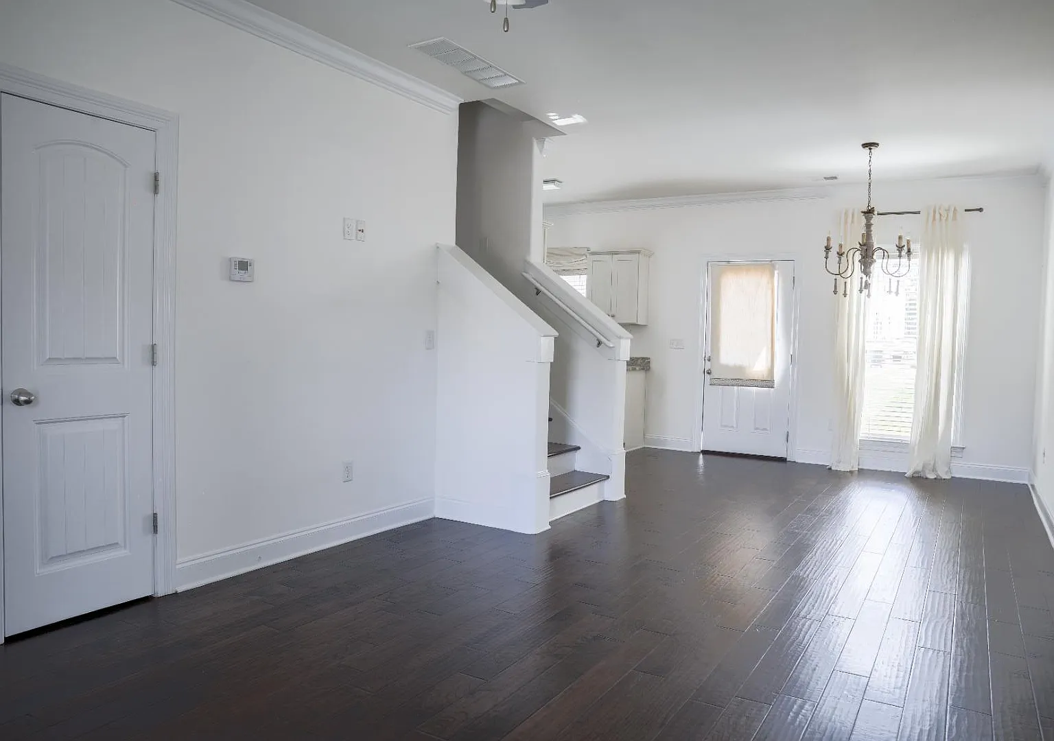446 Walker Cir - 446 Walker Cir — Photo 2