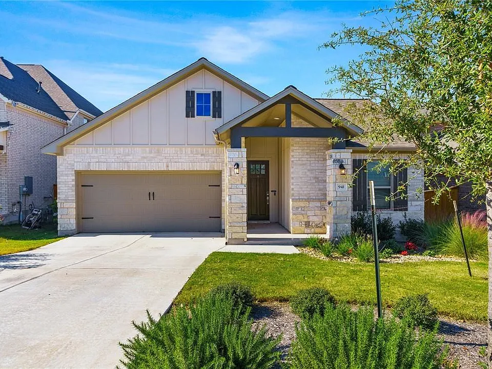 941 Del Raphael Dr
