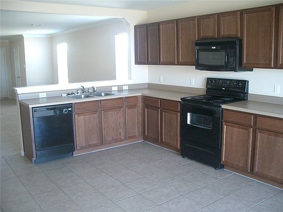 2nd image of 211 Paddington Way