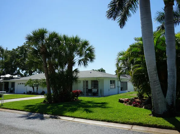 1877 Southpointe Dr, Sarasota, FL 34231