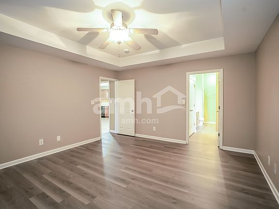 2nd image of 720 Arrowfield Dr