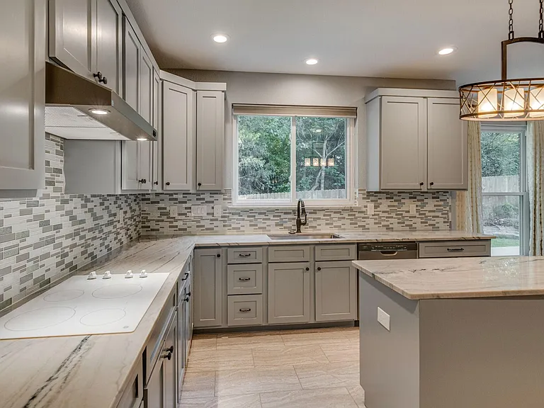 2417 Bonham Trl — Photo 8