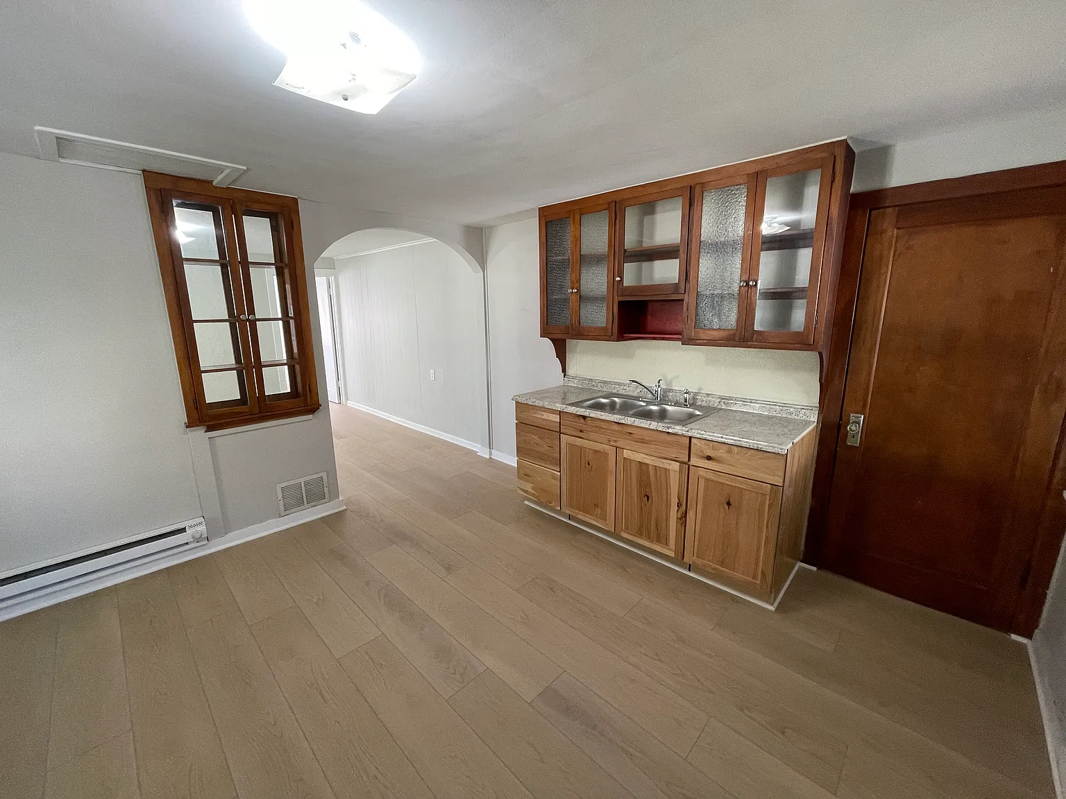 1 bed, 750 sqft, $995 — Photo 3
