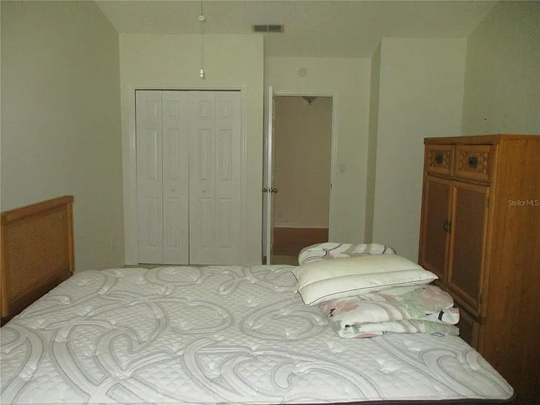 209 N Brockfield Dr — Photo 12