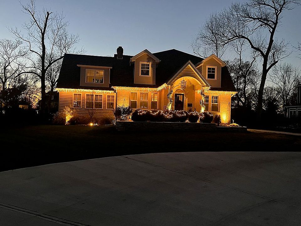 1st image of 211 N Bompart Ave