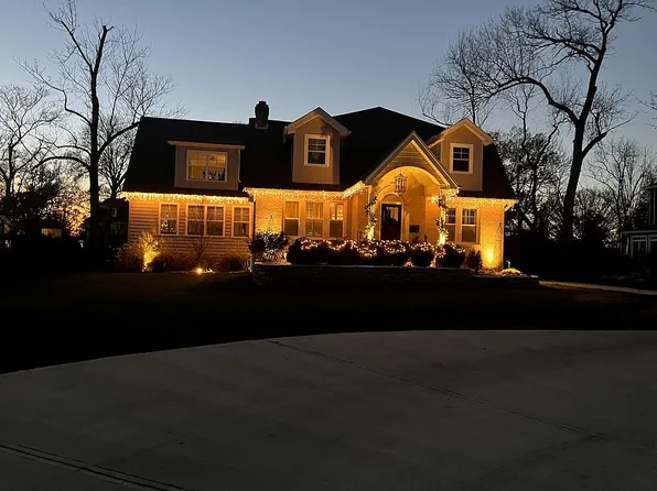 211 N Bompart Ave, Saint Louis, MO 63119