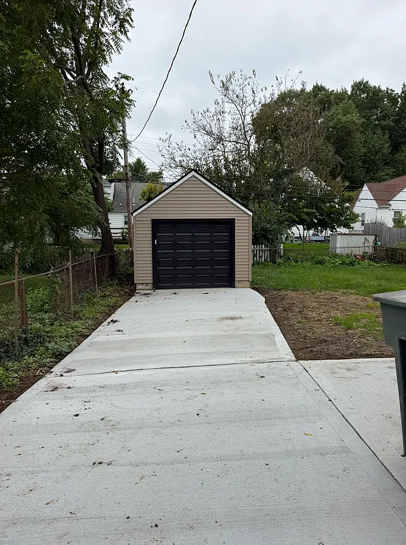 5 bed, 2055 sqft, $2,350 — Photo 3
