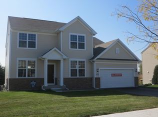 4000 Stratford Ln, Carpentersville, IL 60110