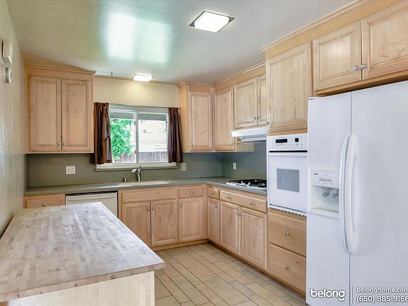 3rd image of 1555 Colmery Ln