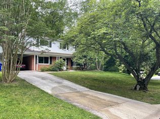 901 Crest Park Dr, Silver Spring, MD 20903