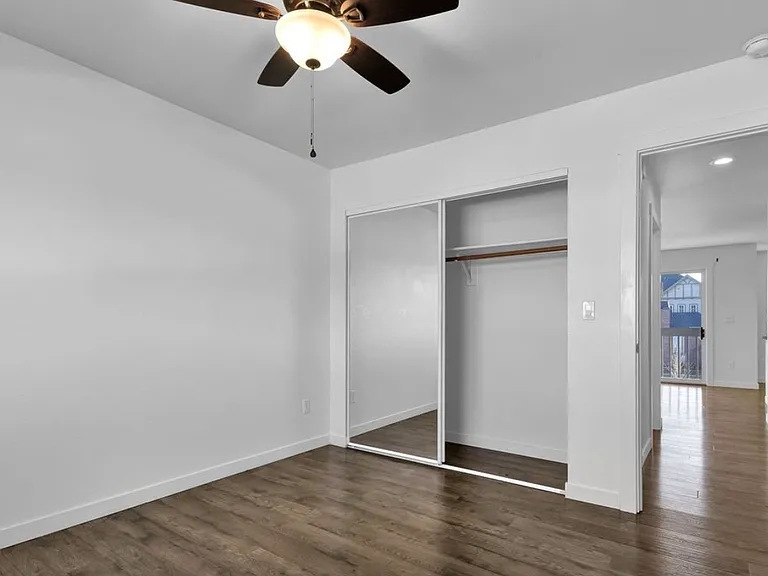 Photo similar to listing