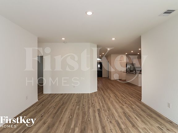 3rd image of 7727 Jasmine Chase Dr
