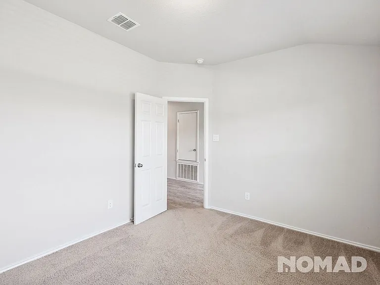 536 Long Leaf Dr — Photo 16