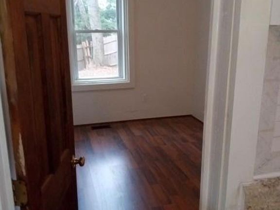 3rd image of 21 Woodleigh Rd