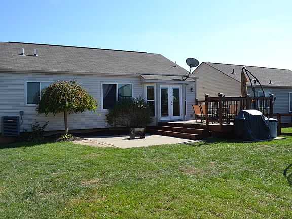 Spacious deck and backyard
