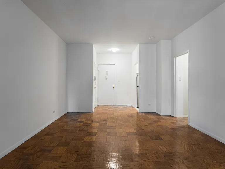 4 Park Ave #9G — Photo 8